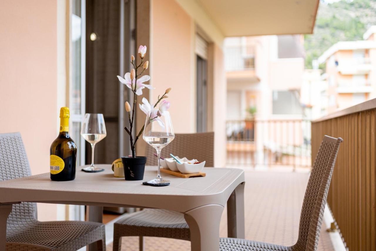 Appartamento Near The Sea - Wifi And Parking Ventimiglia Esterno foto
